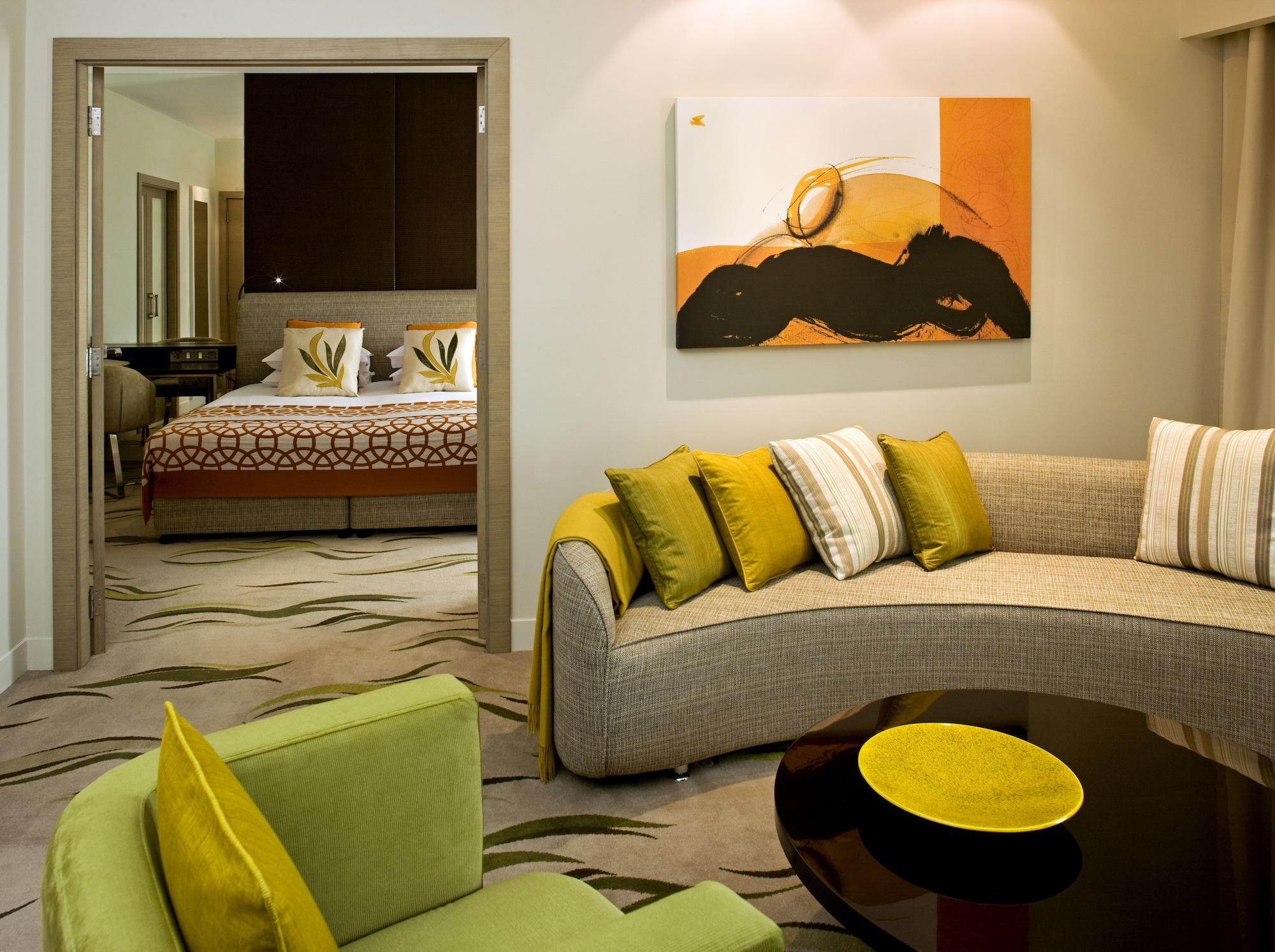Millennium Al Rawdah Hotel Abu Dhabi Exterior photo A suite at the Mandarin Oriental, Hong Kong
