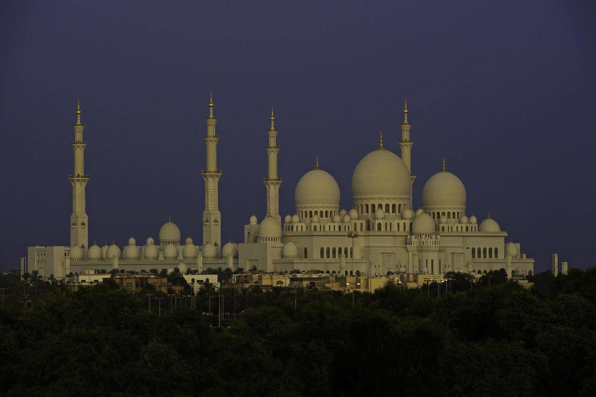 Millennium Al Rawdah Hotel Abu Dhabi Exterior photo The Sheikh Ahmed Mosque at Jumeirah, Dubai